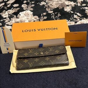 Authentic, Louis Vuitton Dark Brown Monogram Wallet